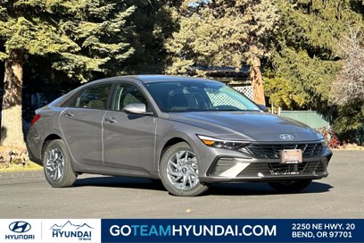 New 2025 Hyundai Elantra Blue