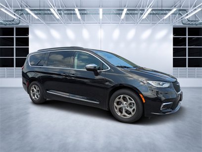 Used 2023 Chrysler Pacifica Limited