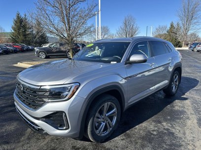 New 2024 Volkswagen Atlas Cross Sport SEL R-Line