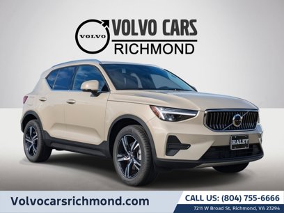 New 2025 Volvo XC40 B5 Core w/ Climate Package