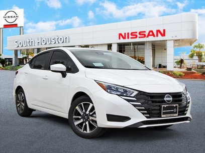 New 2025 Nissan Versa SV w/ Trunk Package