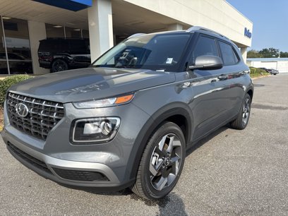 New 2025 Hyundai Venue SEL