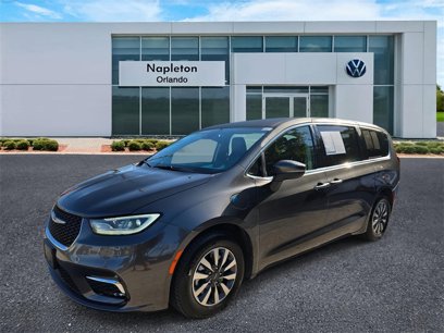 Used 2023 Chrysler Pacifica Touring-L