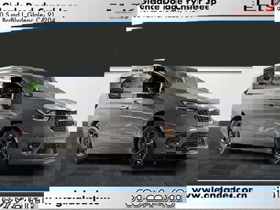 New 2025 Chrysler Pacifica Premium