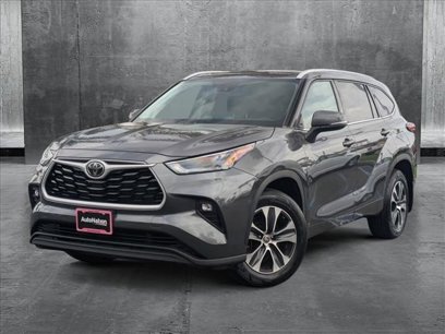 Used 2022 Toyota Highlander XLE