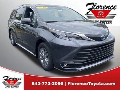 New 2025 Toyota Sienna XLE