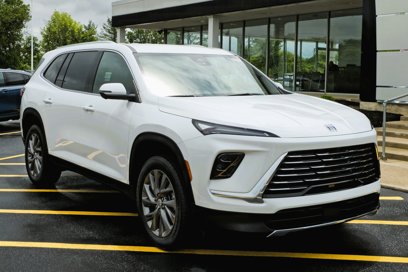 New 2025 Buick Enclave Preferred w/ Power Package