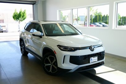 New 2025 Volkswagen Tiguan SE