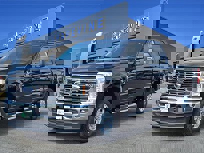 New 2025 Ford F250 XLT w/ FX4 Off-Road Package