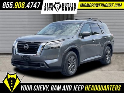 Used 2022 Nissan Pathfinder SV w/ SV Premium Package