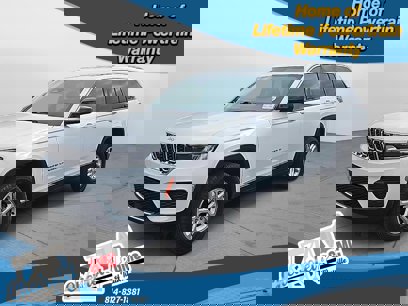 Used 2023 Jeep Grand Cherokee Laredo