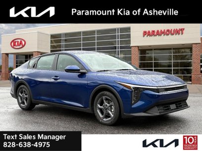 New 2025 Kia K4 LXS