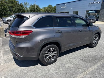 Used 2017 Toyota Highlander LE