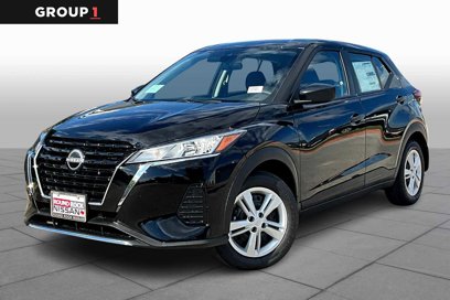 New 2025 Nissan Kicks Play S