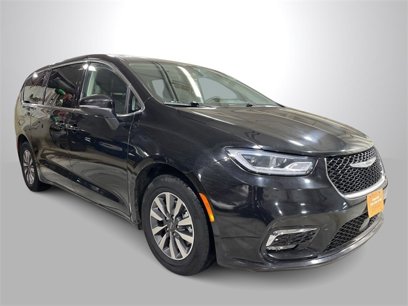 Certified 2023 Chrysler Pacifica Touring-L