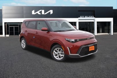 New 2025 Kia Soul LX