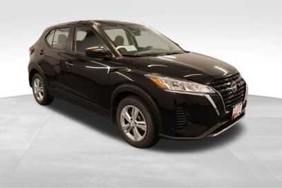 New 2025 Nissan Kicks Play S