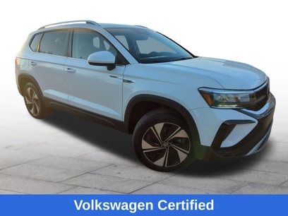Used 2024 Volkswagen Taos SE w/ Panoramic Sunroof Package