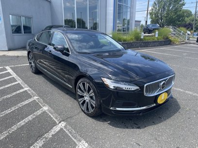 New 2024 Volvo S90 T8 Plus