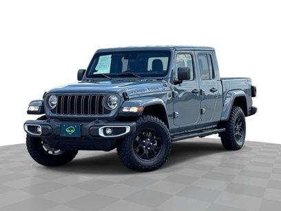 Used 2025 Jeep Gladiator Sport