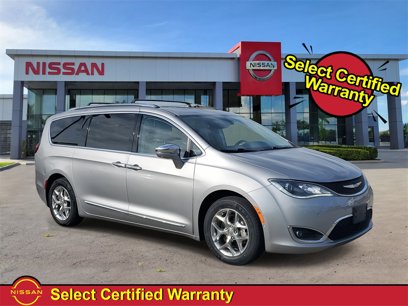 Used 2017 Chrysler Pacifica Limited w/ Advanced Safetytec Group