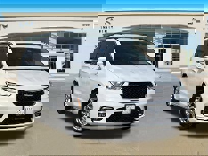 Used 2022 Chrysler Pacifica Touring-L