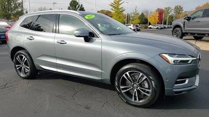 Used 2019 Volvo XC60 T8 Momentum w/ Advanced Package