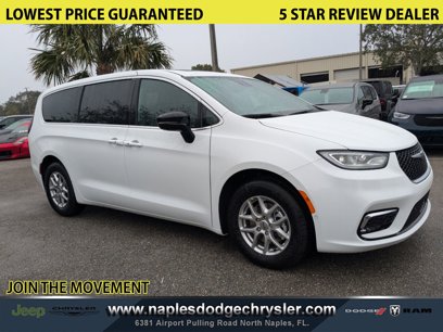 New 2025 Chrysler Pacifica Select