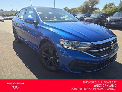 Used 2024 Volkswagen Jetta SE w/ Panoramic Sunroof Package