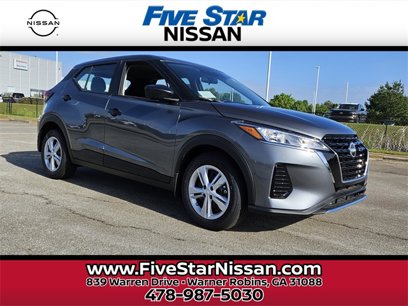 New 2025 Nissan Kicks Play S