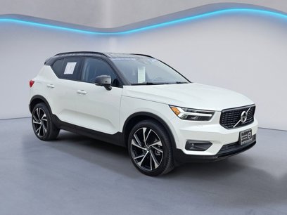 Certified 2021 Volvo XC40 T5 R-Design w/ Advanced Package