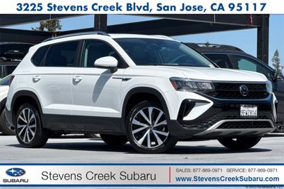 Used 2023 Volkswagen Taos SE w/ Panoramic Sunroof Package