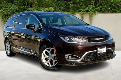Used 2017 Chrysler Pacifica Touring-L Plus w/ Tire & Wheel Group