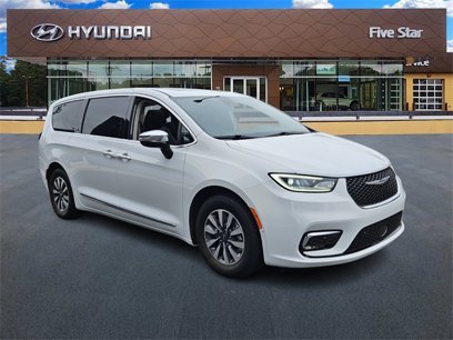 Used 2023 Chrysler Pacifica Limited