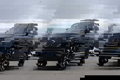 New 2025 Volvo XC90 T8 Plus w/ Protection Package Premier
