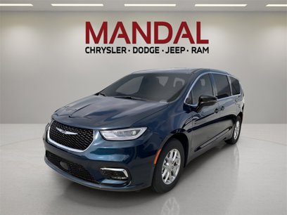 New 2025 Chrysler Pacifica Select