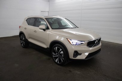 Certified 2025 Volvo XC40 B5 Ultra w/ Protection Package Premier