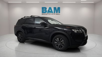 Used 2023 Nissan Pathfinder SV