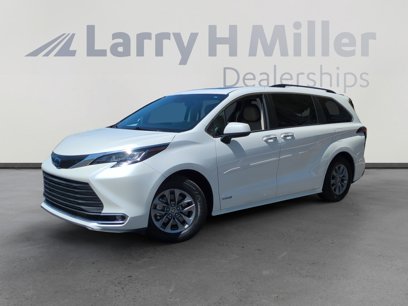 Used 2021 Toyota Sienna XLE