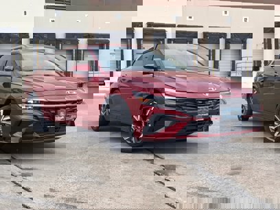 Used 2024 Hyundai Elantra SEL w/ Convenience Package