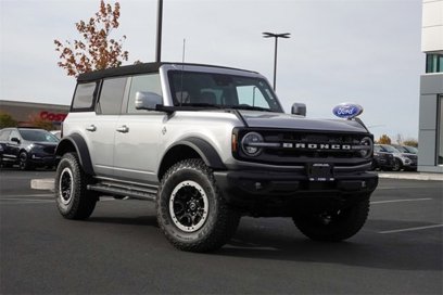 New 2024 Ford Bronco Outer Banks w/ Sasquatch Package