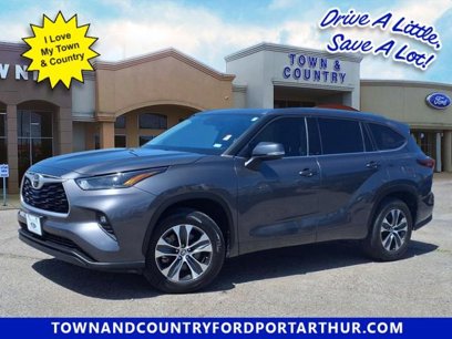 Used 2021 Toyota Highlander XLE
