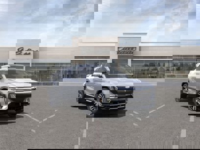 New 2024 Cadillac Lyriq Luxury