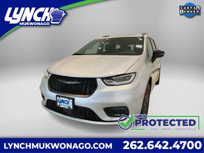 Used 2024 Chrysler Pacifica Limited w/ S Appearance Package