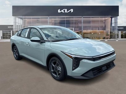 New 2025 Kia K4 LXS
