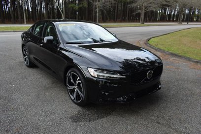 New 2024 Volvo S60 B5 Plus w/ Climate Package