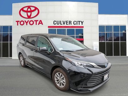 Used 2025 Toyota Sienna LE