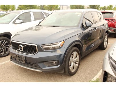 Used 2022 Volvo XC40 T5 Momentum