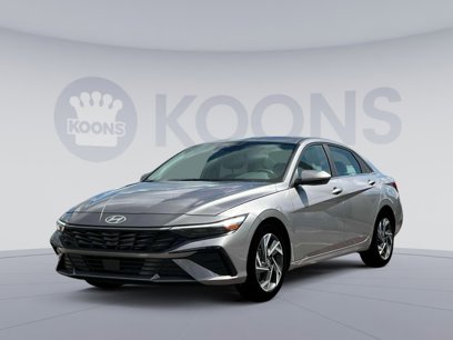 New 2025 Hyundai Elantra SEL