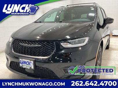 Used 2024 Chrysler Pacifica Touring-L w/ S Appearance Package
